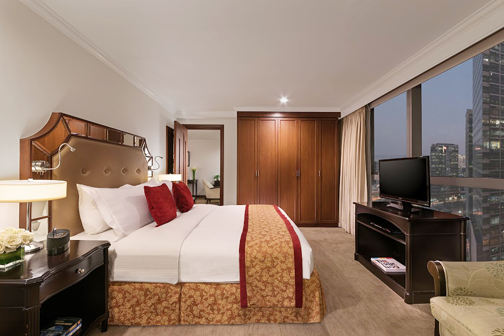 Two bedroom suite. Discovery Suites Manila. Discovery Suites Hotel Room. Места в отеле. Two Bedrooms Suite.